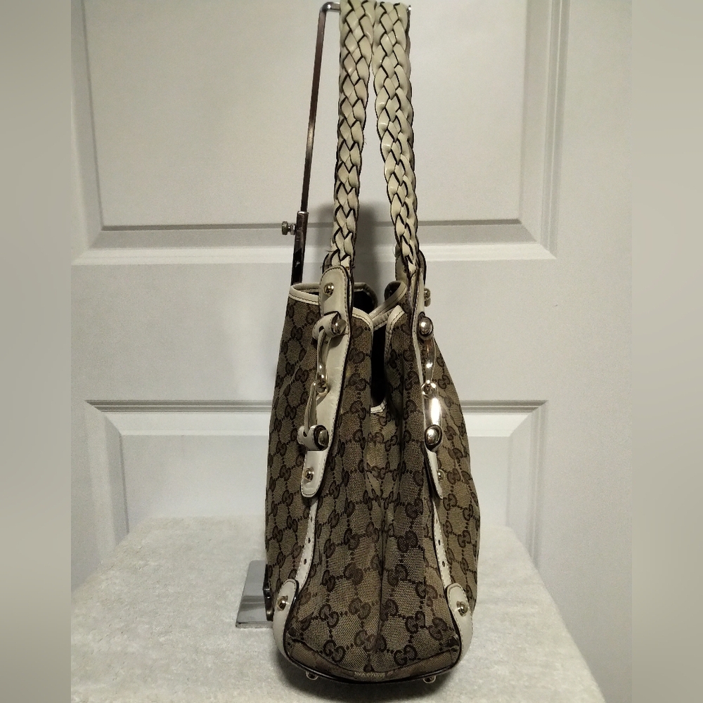 Authentic Gucci Purse - Picture 3 of 8